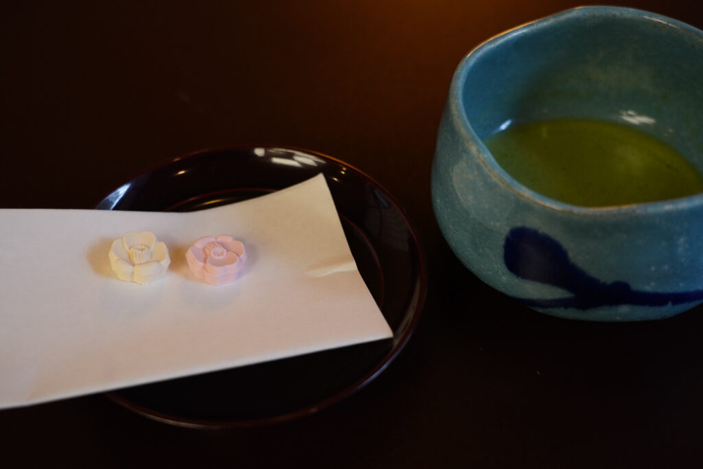 海石榴のお茶菓子